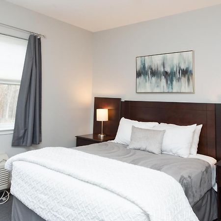 The Acorn Suites Мебън Екстериор снимка