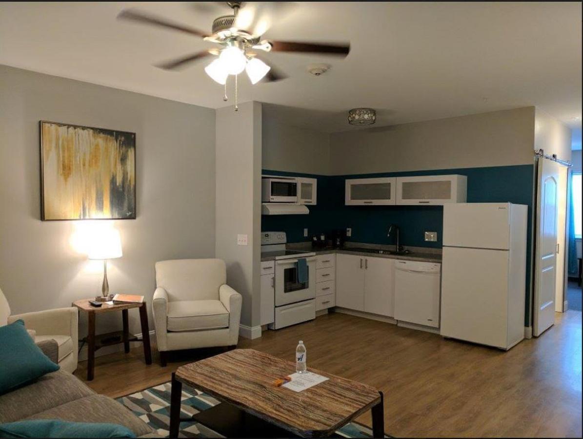 The Acorn Suites Мебън Екстериор снимка