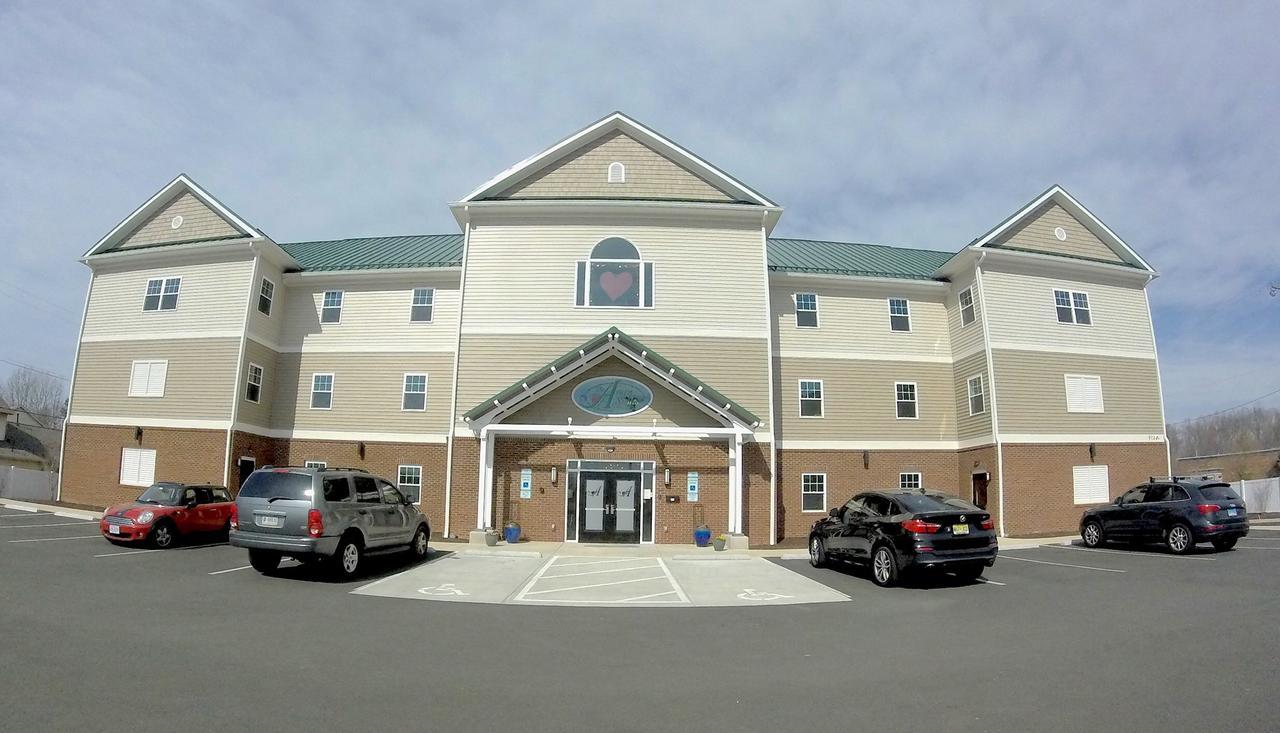 The Acorn Suites Мебън Екстериор снимка