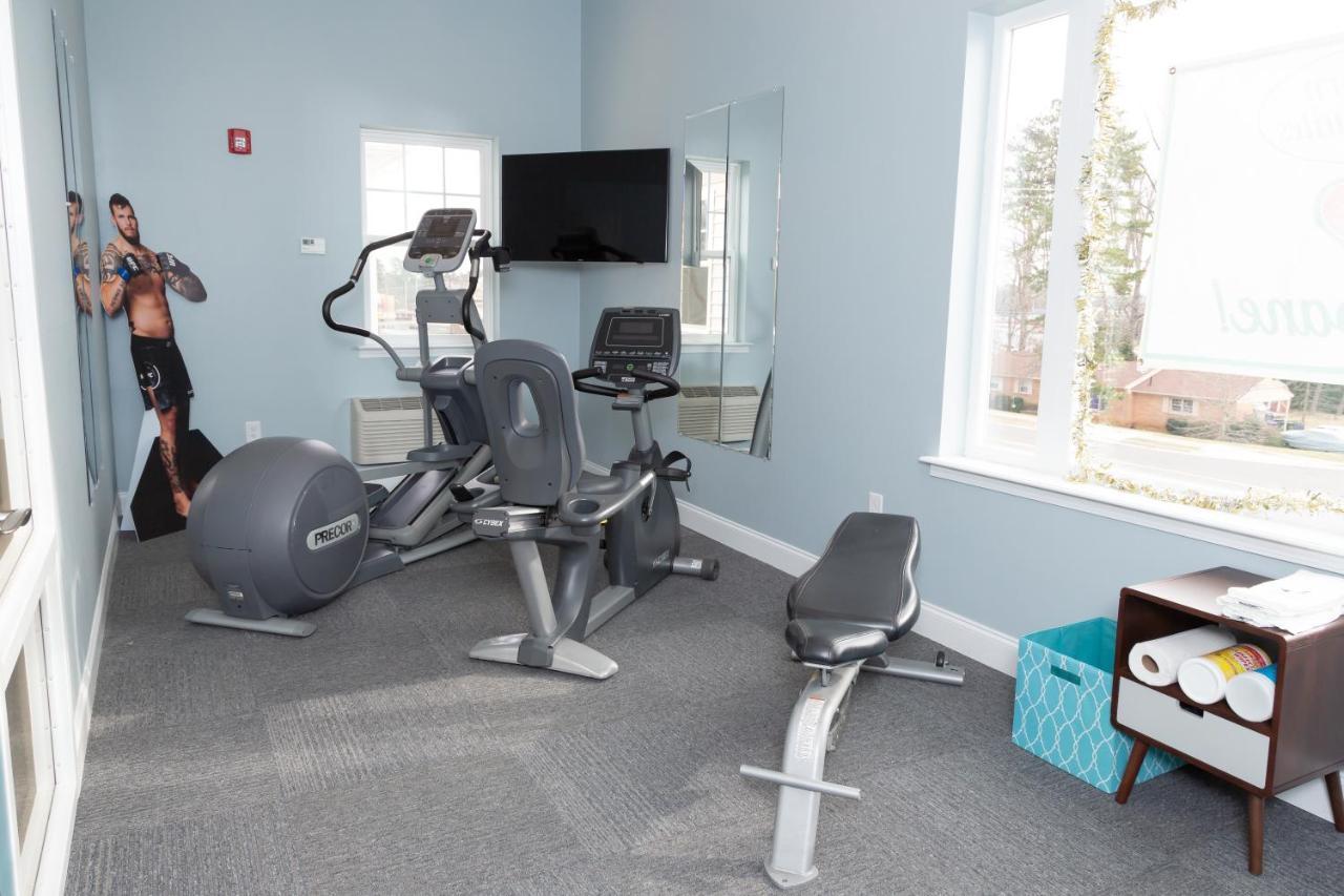 The Acorn Suites Мебън Екстериор снимка